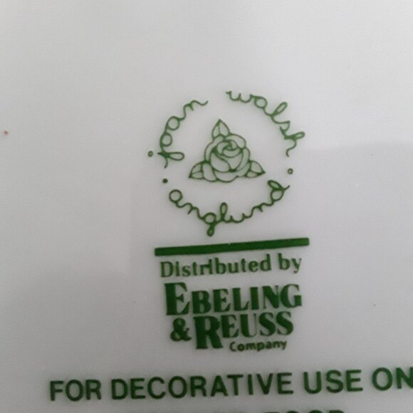 Vintage January and April Birthday Plates by Joan Walsh Anglund - Picture 9 of 10